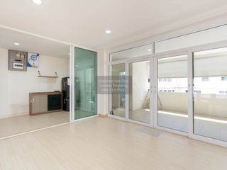 Casa adosada en venta de 3 habitaciones en Yan Nawa, Bangkok