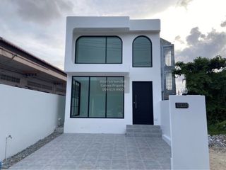出售 2 卧室 独立屋 在 Phuket Town, 普吉