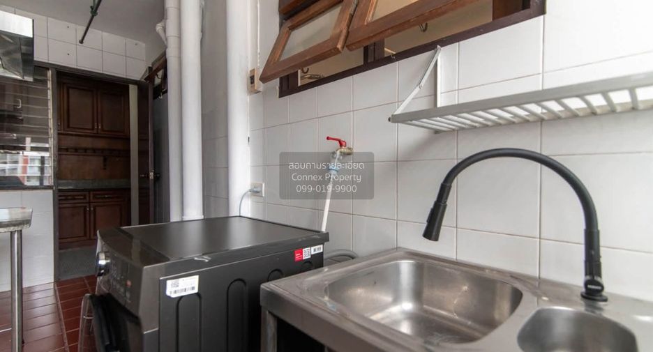 For sale 3 ベッドルーム condo in Yan Nawa, Bangkok