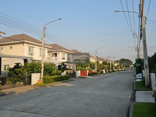 Casa en venta de 3 habitaciones en Bang Sao Thong, Samut Prakan
