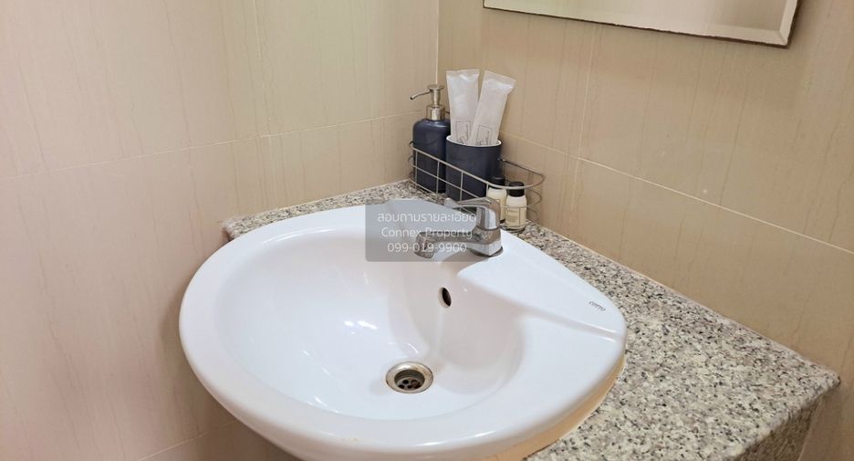 Apartment zum Kauf mit 74 Zimmer in Phra Khanong, Bangkok