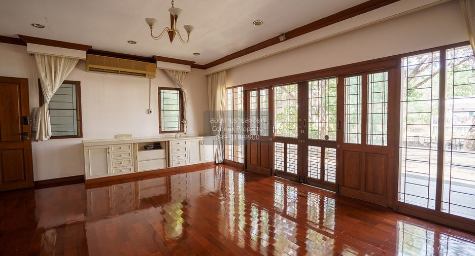Haus zum Kauf mit 5 Zimmer in Min Buri, Bangkok