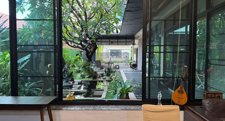 Casa en venta de 4 habitaciones en Lat Phrao, Bangkok