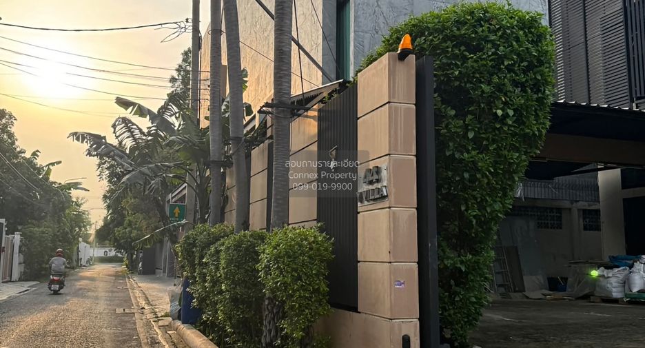 Casa en venta de 4 habitaciones en Lat Phrao, Bangkok