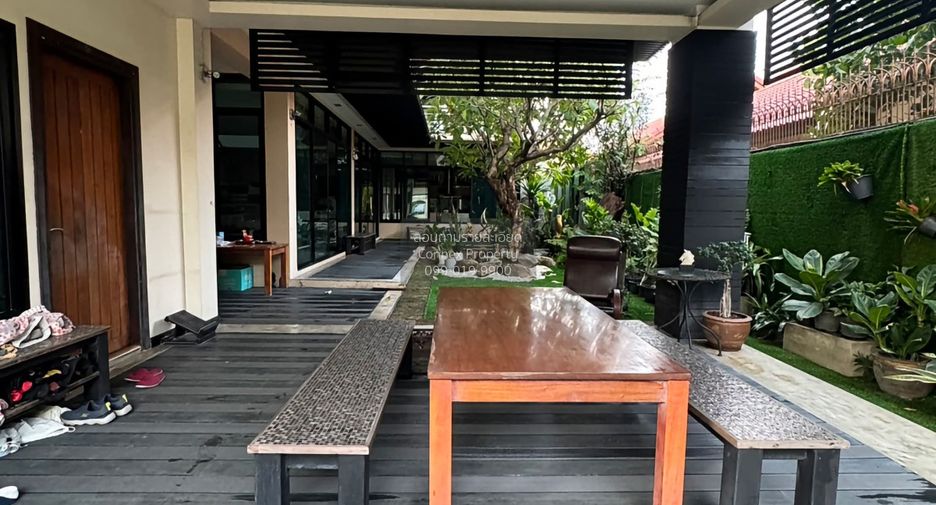 Casa en venta de 4 habitaciones en Lat Phrao, Bangkok