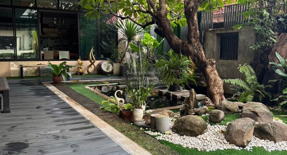Casa en venta de 4 habitaciones en Lat Phrao, Bangkok