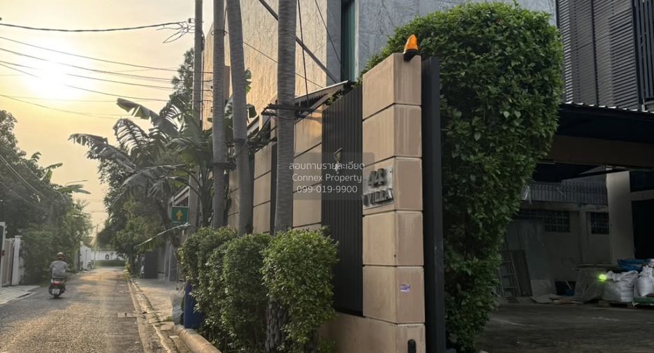Casa en venta de 4 habitaciones en Lat Phrao, Bangkok