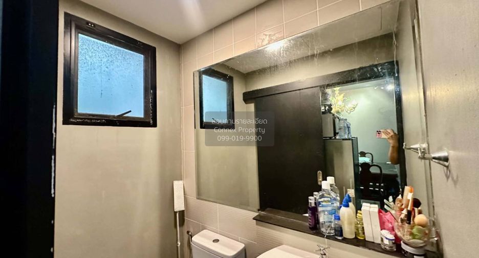 Casa adosada en venta de 3 habitaciones en Phra Pradaeng, Samut Prakan