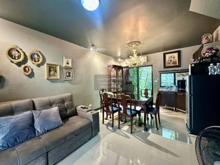 Casa adosada en venta de 3 habitaciones en Phra Pradaeng, Samut Prakan