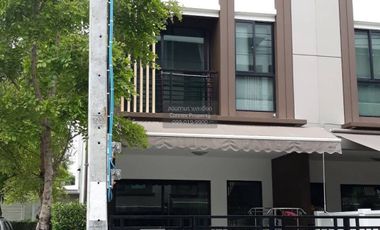 Casa adosada en venta de 3 habitaciones en Phasi Charoen, Bangkok