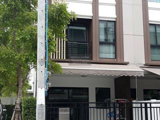 Casa adosada en venta de 3 habitaciones en Phasi Charoen, Bangkok