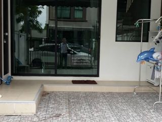 Casa adosada en venta de 3 habitaciones en Phasi Charoen, Bangkok