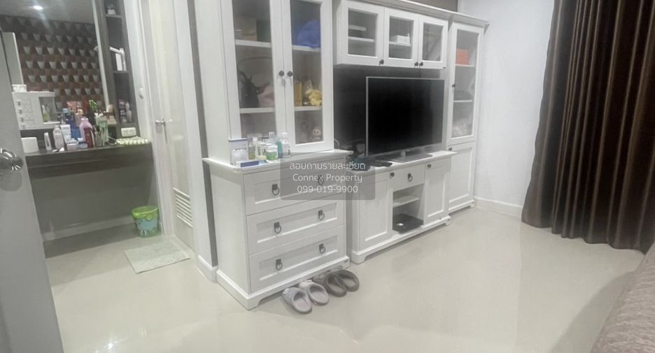 For sale 3 bedrooms townhouse in Bang Khae, Bangkok