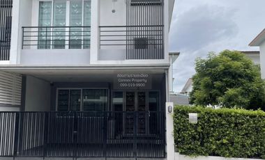 For sale 3 bedrooms townhouse in Bang Khae, Bangkok