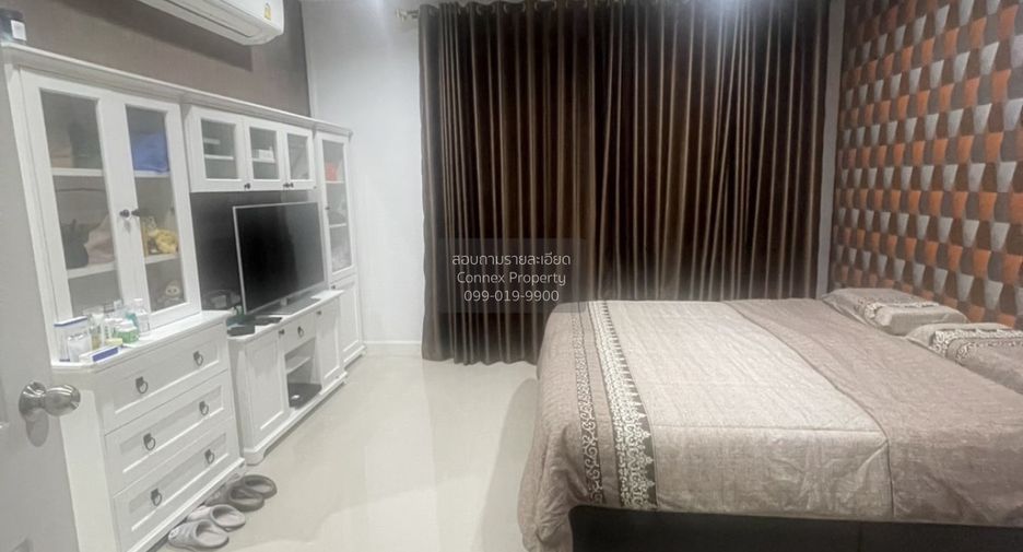For sale 3 bedrooms townhouse in Bang Khae, Bangkok