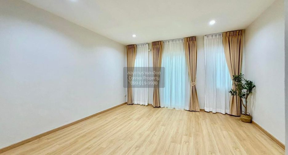 À vendre 3 chambres maison de ville à Krathum Baen, Samut Sakhon