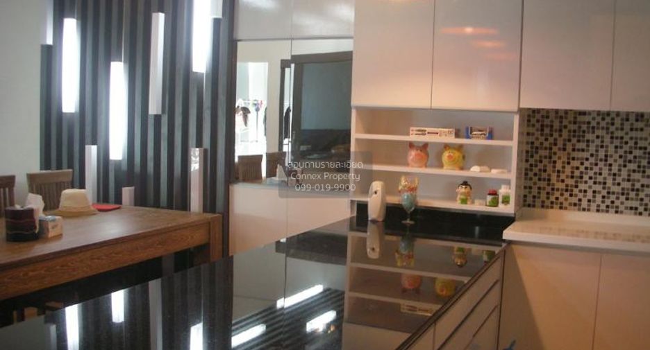 À vendre 3 chambres condo à Bang Na, Bangkok