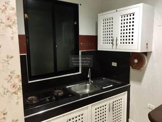 Casa adosada en venta de 3 habitaciones en Bang Khae, Bangkok