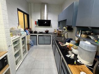 Casa adosada en venta de 4 habitaciones en Bang Khun Thian, Bangkok