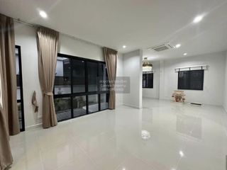 For sale 4 bedrooms house in Sam Phran, Nakhon Pathom