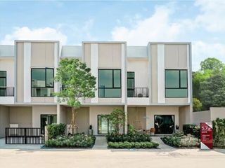 Casa adosada en venta de 4 habitaciones en Bang Khae, Bangkok