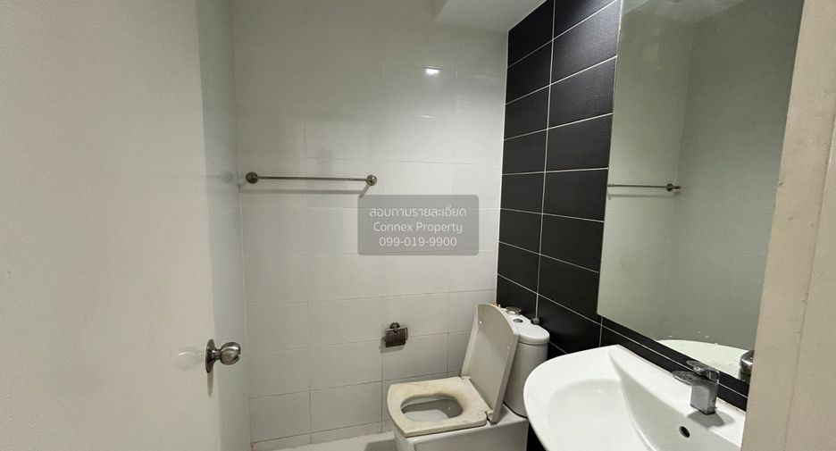 For sale 3 bedrooms townhouse in Bang Khae, Bangkok