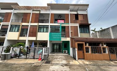 For sale 3 bedrooms townhouse in Bang Khae, Bangkok
