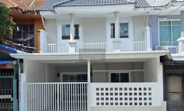 À vendre 3 chambres maison de ville à Bang Bua Thong, Nonthaburi