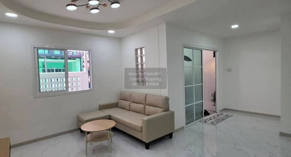 À vendre 3 chambres maison de ville à Bang Bua Thong, Nonthaburi