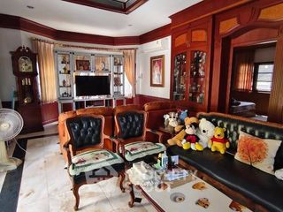 出售 6 卧室 独立屋 在 Mueang Chon Buri, Chon Buri