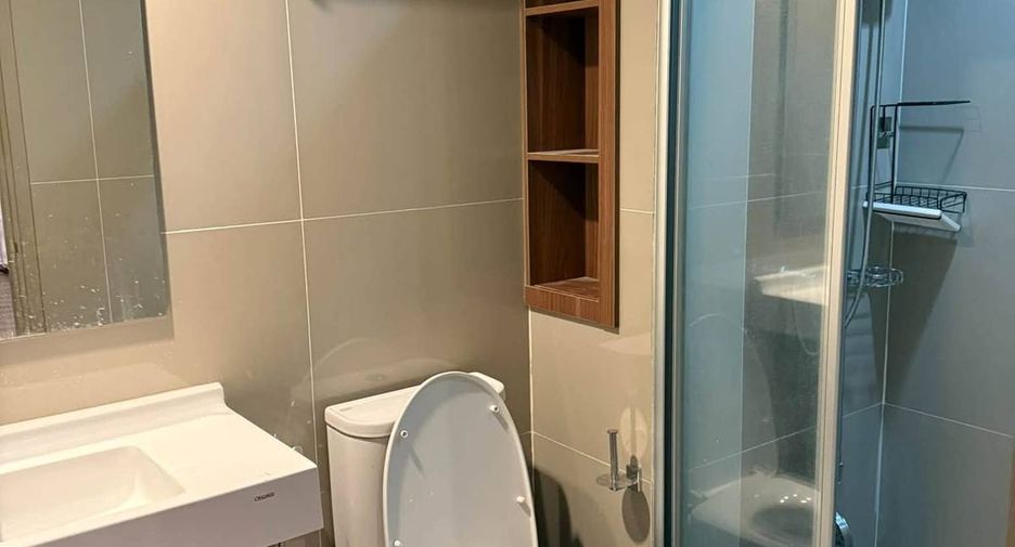 For rent 2 bedrooms condo in Huai Khwang, Bangkok