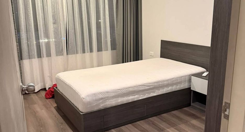 For rent 2 bedrooms condo in Huai Khwang, Bangkok
