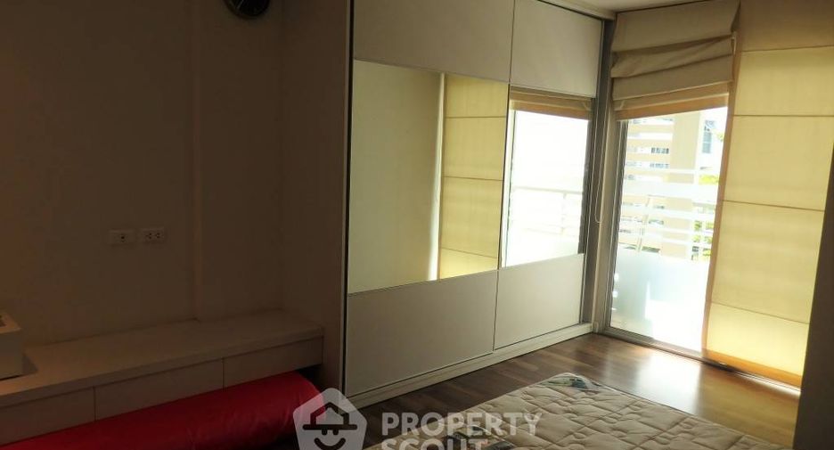 For rent 2 ベッドルーム condo in Phra Khanong, Bangkok