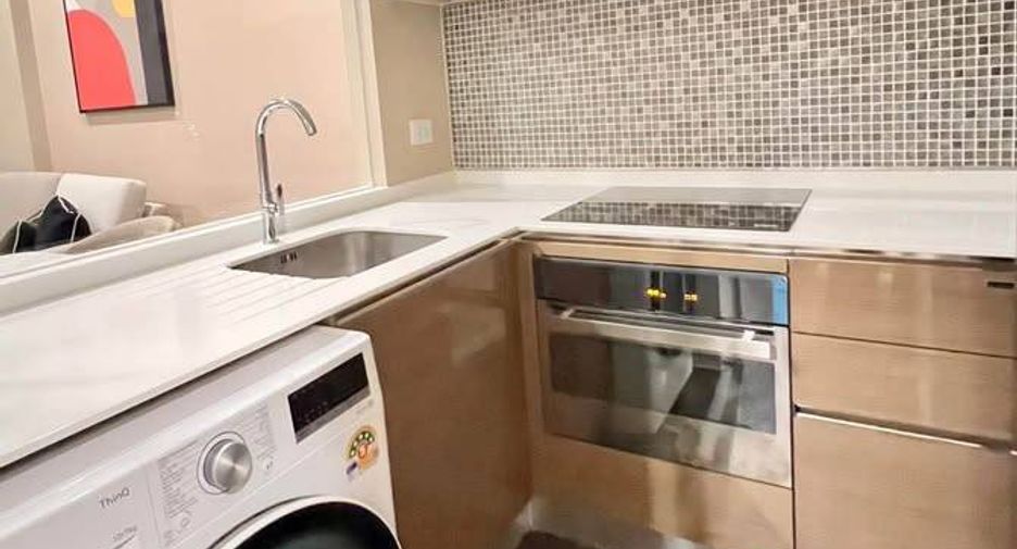 For rent 2 bedrooms condo in Chatuchak, Bangkok