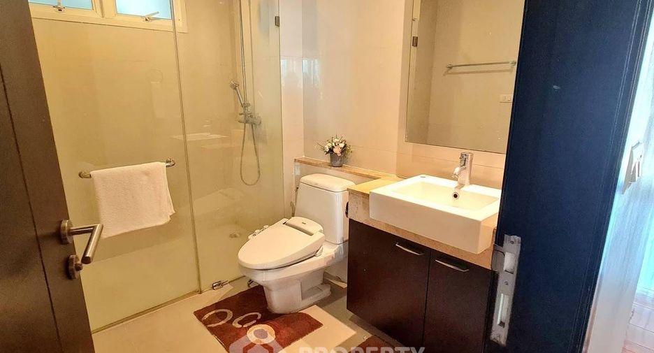 For rent 2 bedrooms apartment in Watthana, Bangkok