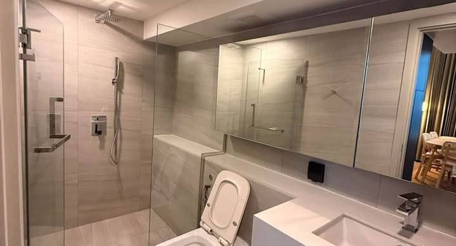 For rent 2 bedrooms condo in Bang Rak, Bangkok