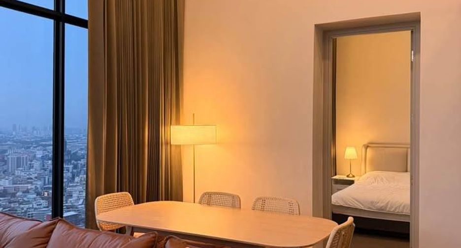 For rent 2 bedrooms condo in Bang Rak, Bangkok