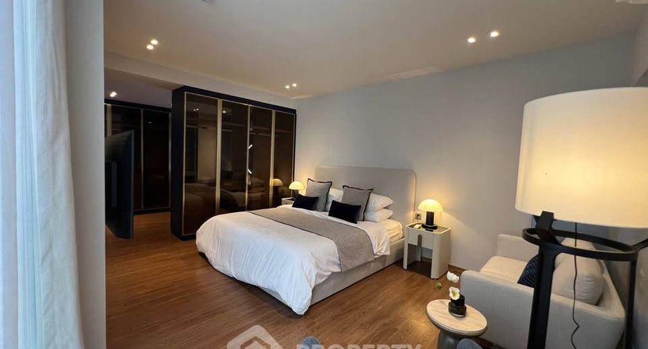 For rent 2 bedrooms condo in Khlong Toei, Bangkok