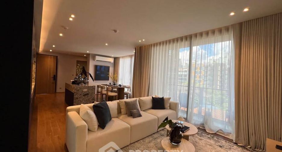 For rent 2 bedrooms condo in Khlong Toei, Bangkok