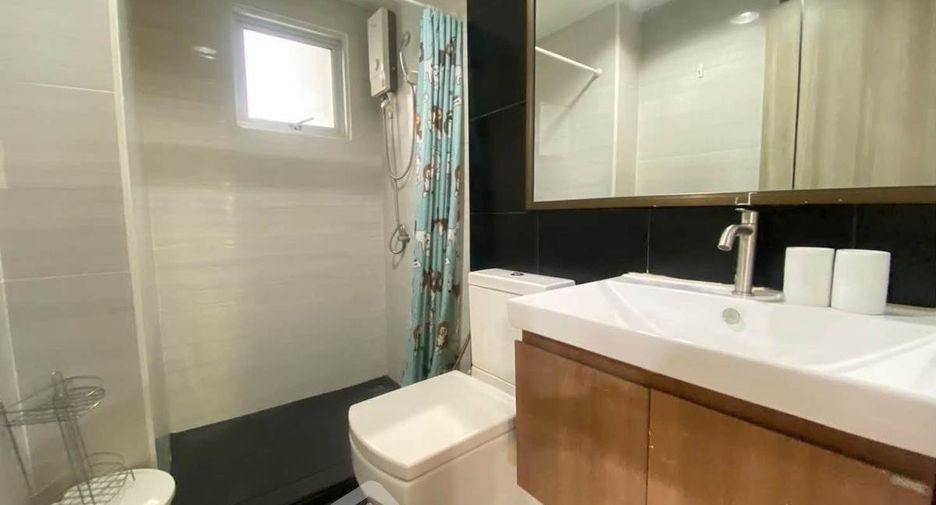 For rent 2 ベッドルーム condo in Phra Khanong, Bangkok
