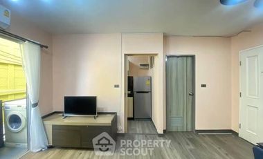 For rent 2 ベッドルーム condo in Phra Khanong, Bangkok