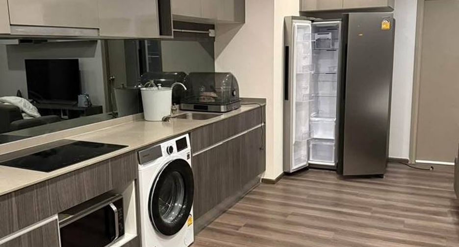 For rent 2 bedrooms condo in Huai Khwang, Bangkok