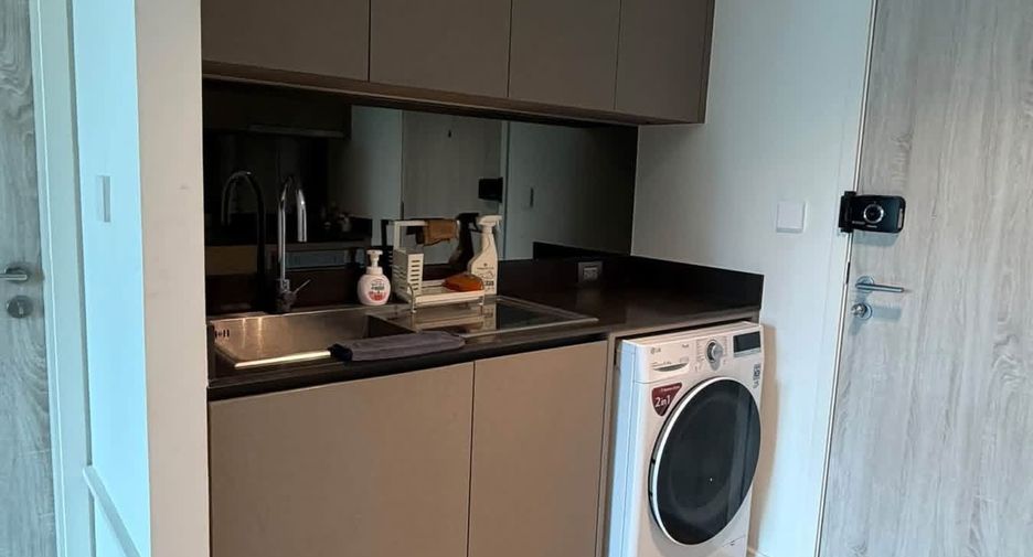 For rent 1 bed condo in Khlong Toei, Bangkok