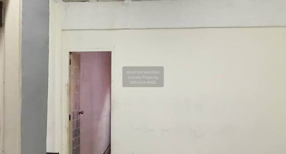 For rent 4 bedrooms retail Space in Bang Kapi, Bangkok