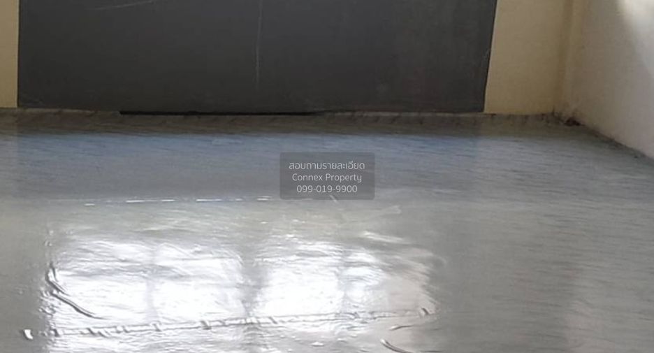 For rent 4 bedrooms retail Space in Bang Kapi, Bangkok