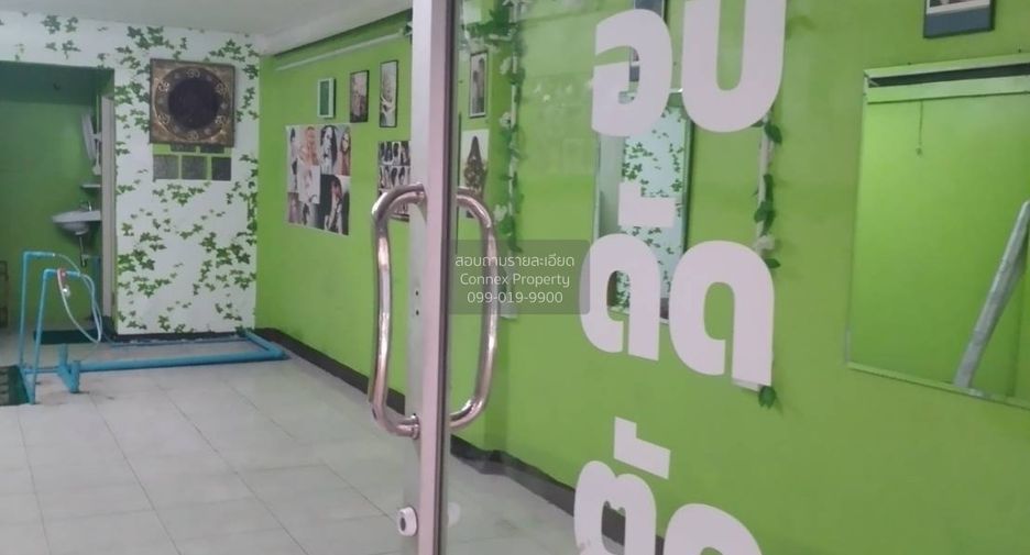 For rent 4 bedrooms retail Space in Bang Kapi, Bangkok