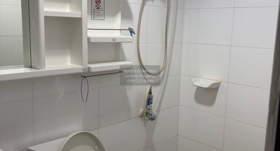 For rent 4 bedrooms townhouse in Phra Khanong, Bangkok