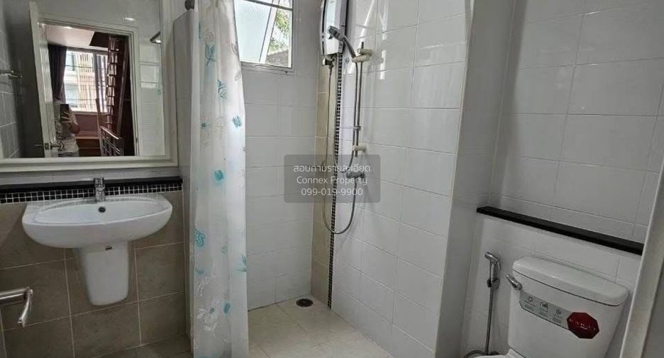 For rent 3 bedrooms townhouse in Pak Kret, Nonthaburi