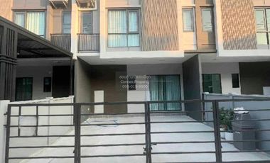Аренда 3 спальни таунхаус в Khlong Luang, Патумтани