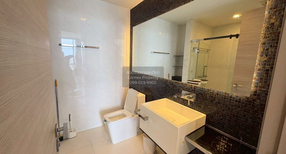For rent 2 bedrooms condo in Bang Rak, Bangkok